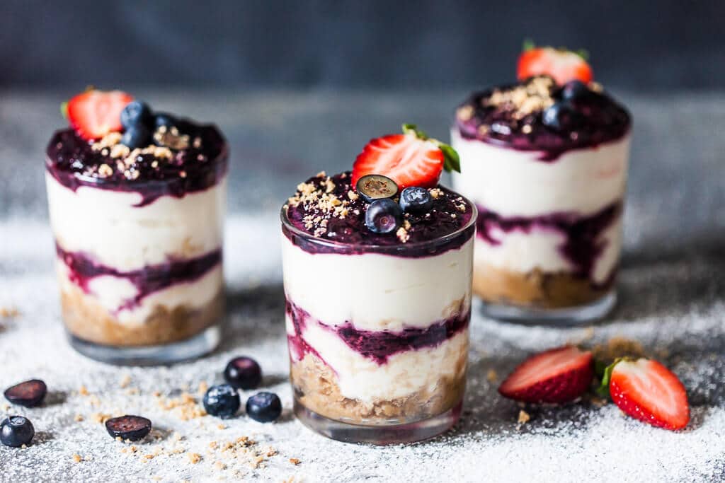 Try this easy and delicious No Bake Blueberry Dessert that you can serve straight in a glass or jar. Great romantic dessert for two. | www.vibrantplate.com