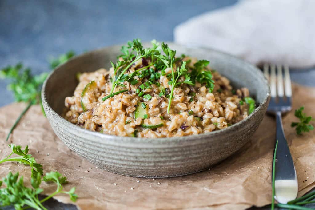 Try this delicious Vegetarian Farro Risotto for a simple and easy dinner. | www.vibrantplate.com