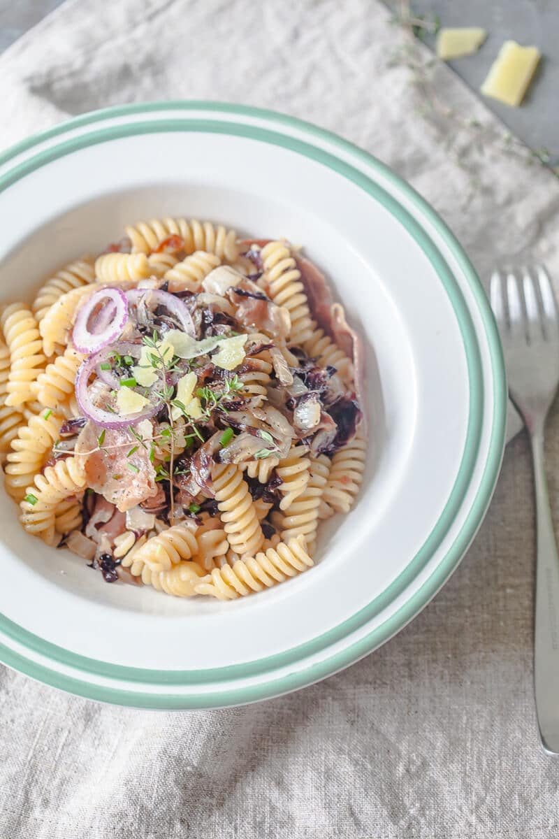 Pasta al prosciutto e radicchio