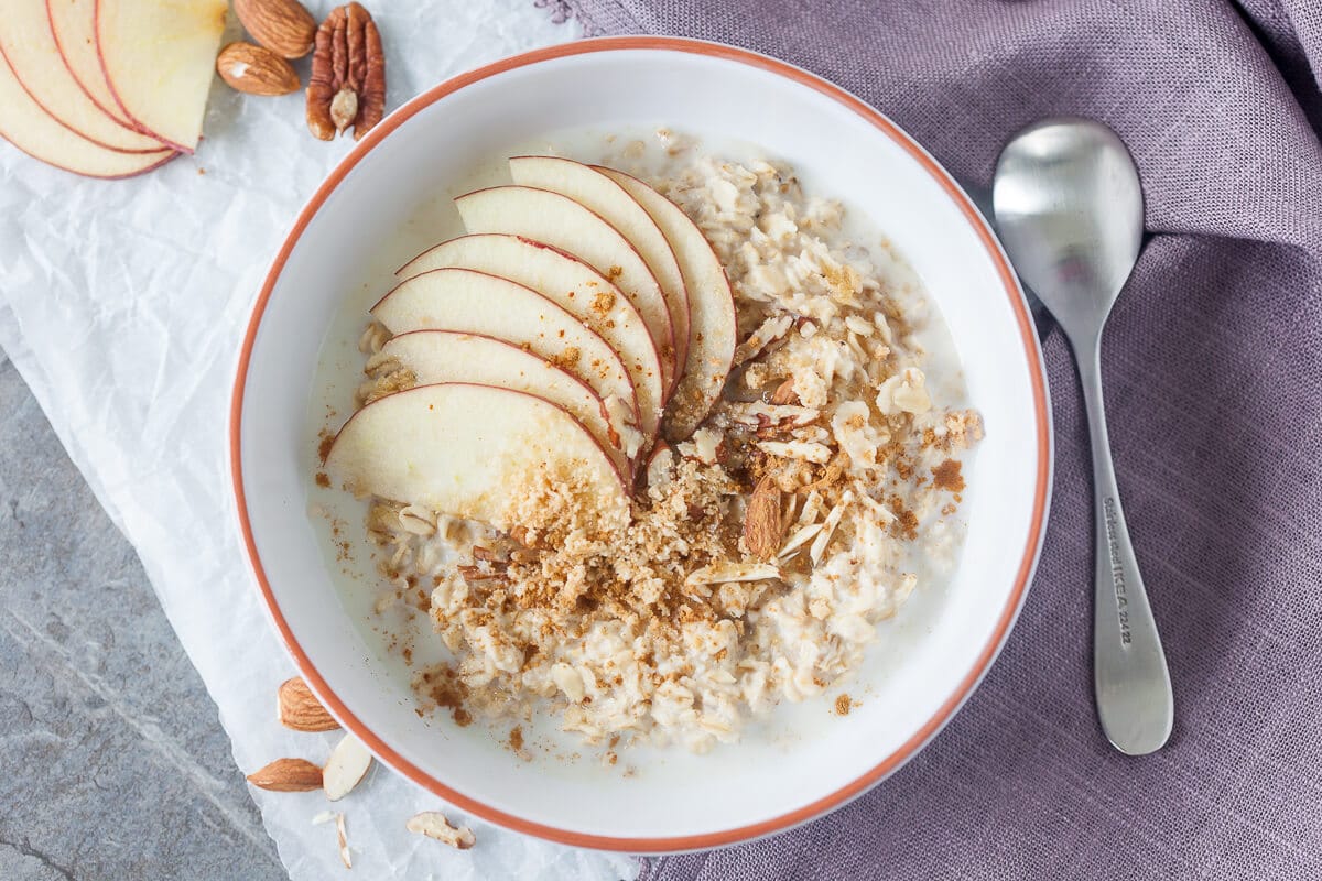 This delicious and healthy Sugar-Free Apple & Crunchy Nuts Overnight Oatmeal is the perfect start to a busy day! | www.vibrantplate.com
