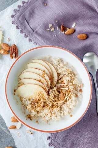 This delicious and healthy Sugar-Free Apple & Crunchy Nuts Overnight Oatmeal is the perfect start to a busy day! | www.vibrantplate.com