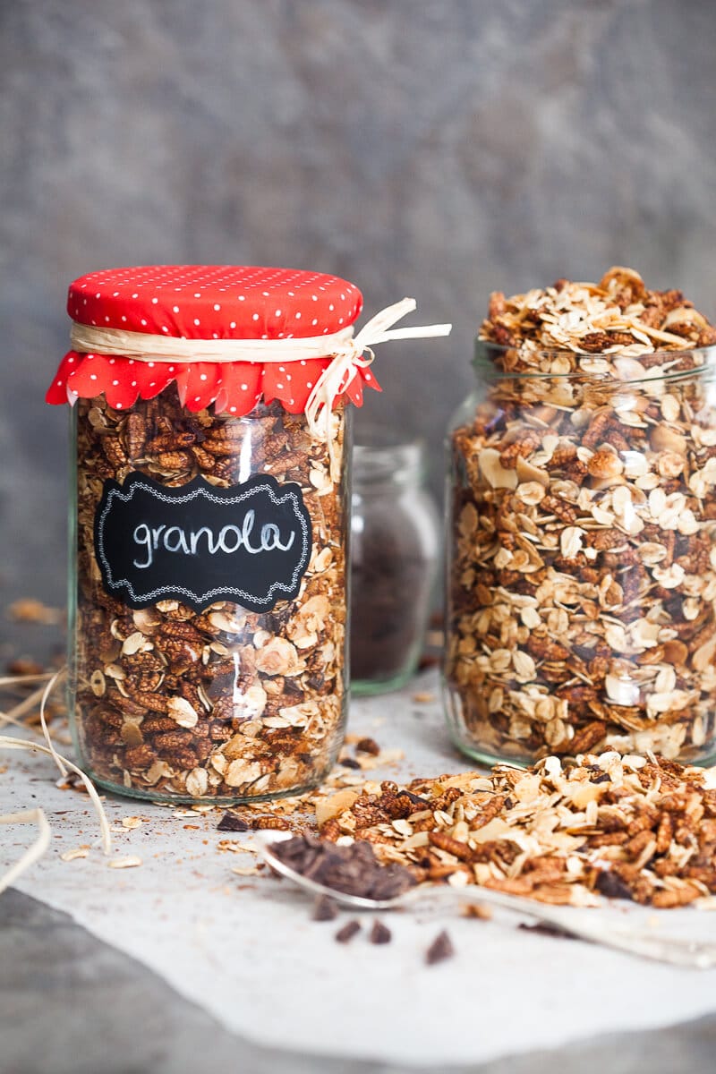This Dark Chocolate Breakfast Granola is very easy to make, healthy and a great Christmas gift for your family or friends. | www.vibrantplate.com