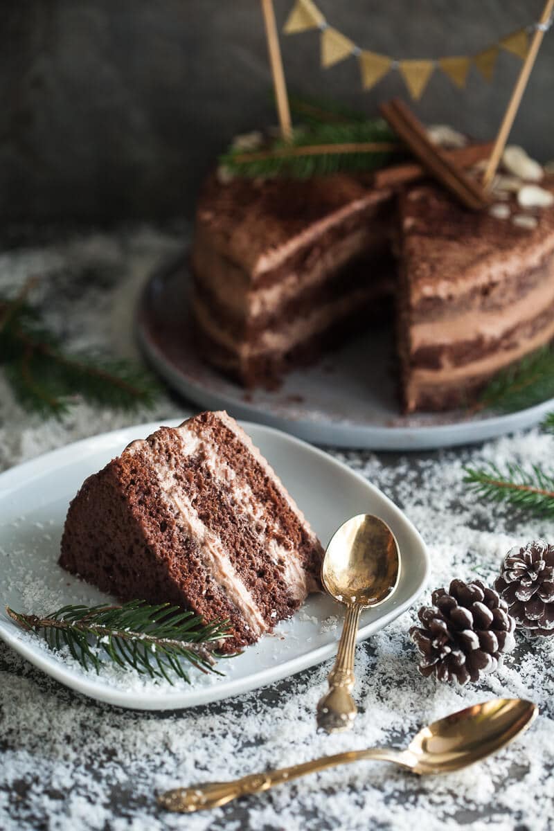 Moist and delicious, this Easy Naked Chocolate Cake is just the thing to celebrate in style. A simple cake to make with little effort!