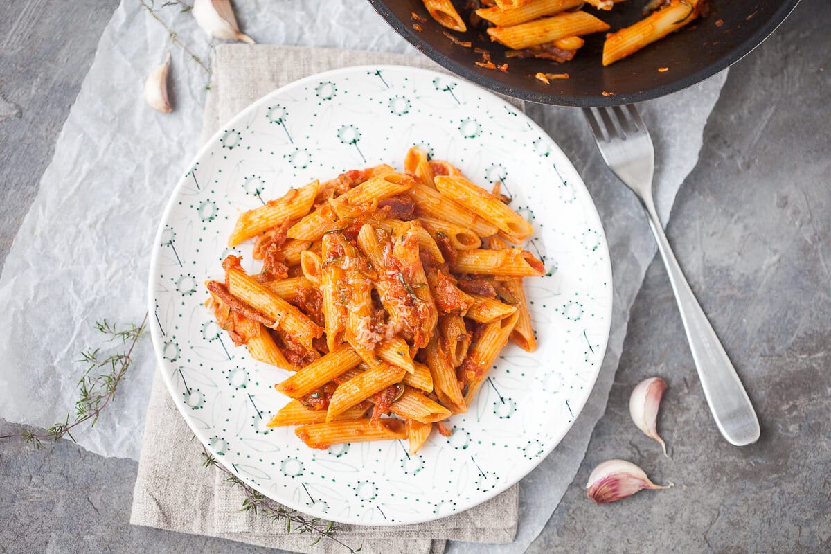 When you need a little kick make this 15-minutes Spicy Penne in Tomato Sauce with Salami. | www.vibrantplate.com