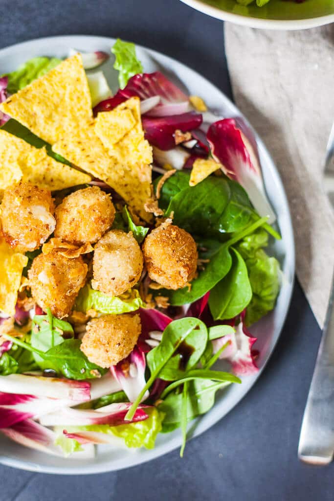 This Fried Mozzarella Salad is perfect when you want to eat healthy, but still, crave something cheesy and fried. | www.vibrantplate.com