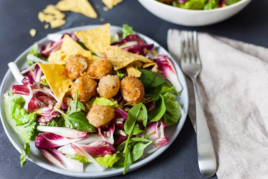 This Fried Mozzarella Salad is perfect when you want to eat healthy, but still, crave something cheesy and fried. | www.vibrantplate.com