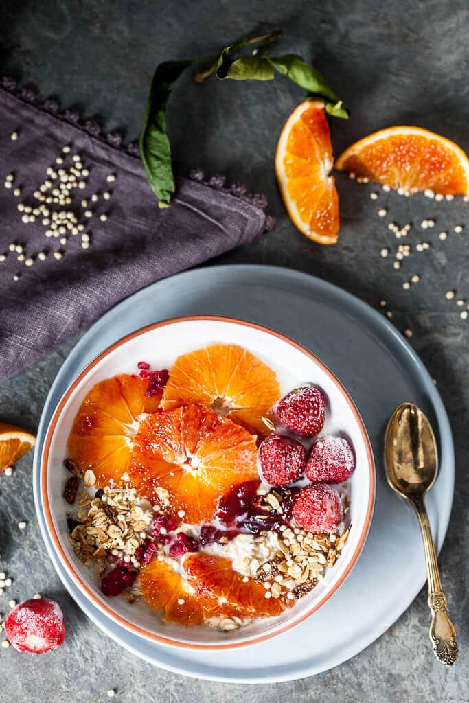 These Vegan Blood Orange Overnight Oats are an easy weekday breakfast that will keep you full and healthy. | www.vibrantplate.com