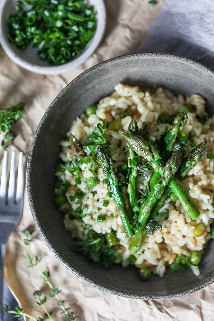 This Vegan Asparagus Risotto is a healthy and easy spring dinner your whole family will love. | www.vibrantplate.com