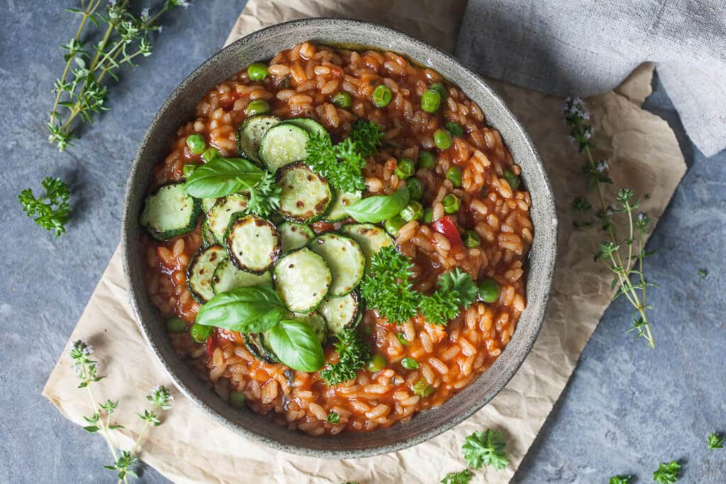 A Creamy Grilled Zucchini Tomato Risotto for a light summer dinner! Vegan & Gluten-Free. | www.vibrantplate.com