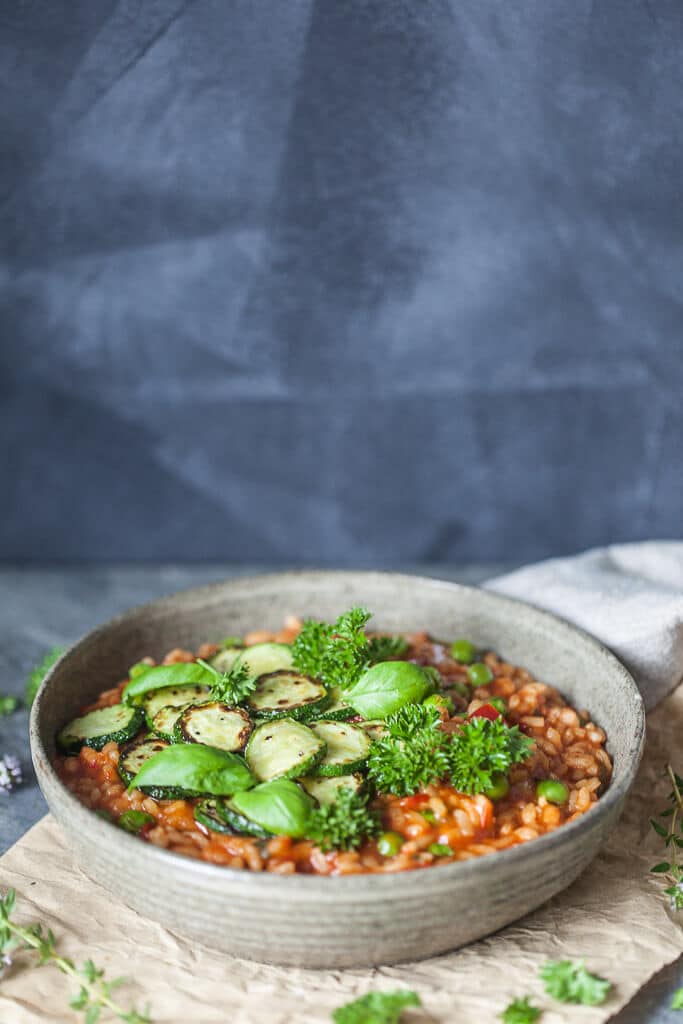 A Creamy Grilled Zucchini Tomato Risotto for a light summer dinner! Vegan & Gluten-Free. | www.vibrantplate.com