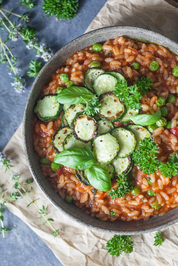 A Creamy Grilled Zucchini Tomato Risotto for a light summer dinner! Vegan & Gluten-Free. | www.vibrantplate.com