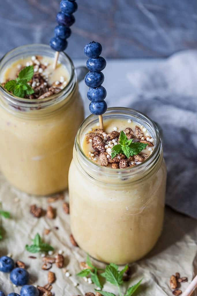 This Breakfast Oats Peach Smoothie is quick and easy to make. Perfect for a healthy summer breakfast! | www.vibrantplate.com