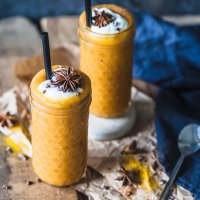 This beautiful golden Turmeric Persimmon Smoothie is your ultimate Fall smoothie! Vegan, Easy & Delicious! | Vibrant Plate