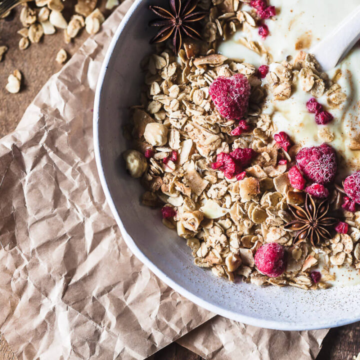 This Gingerbread Hazelnut Granola is simply amazing! Packed full of festive flavors, vegan & gluten-free, plus it's really easy to make. | Vibrant Plate