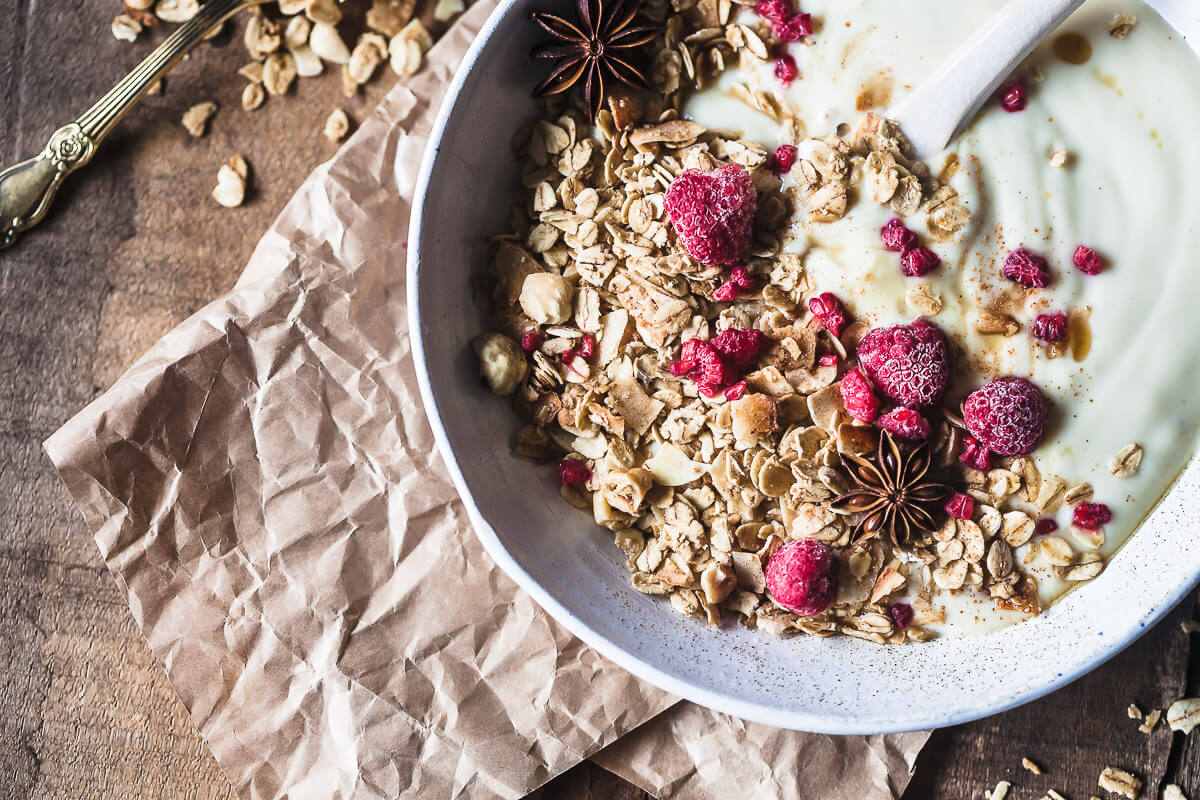 This Gingerbread Hazelnut Granola is simply amazing! Packed full of festive flavors, vegan & gluten-free, plus it's really easy to make. | Vibrant Plate