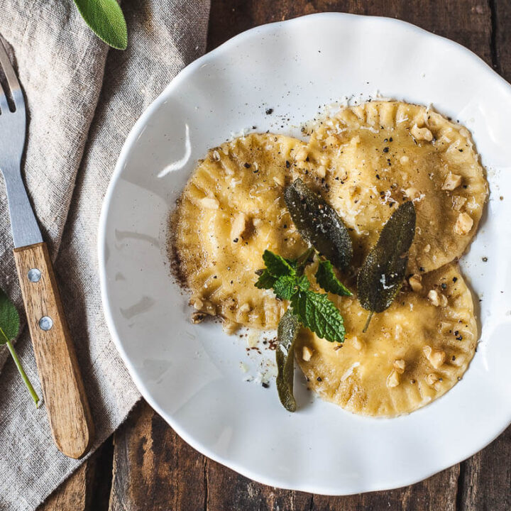 This Smoked Ricotta Ravioli in Sage Butter Sauce is a breeze to make, vegetarian and delicious! |Vibrant Plate