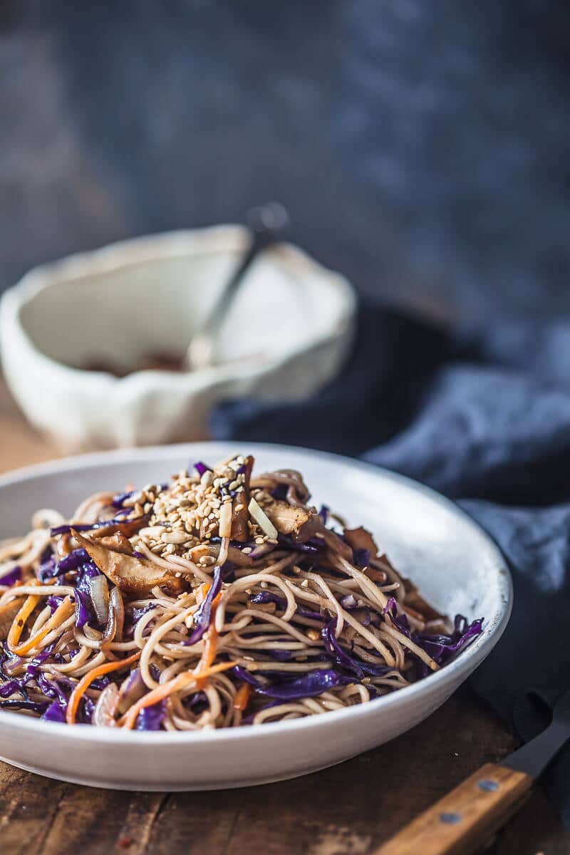 This Purple Cabbage Chicken Lo Mein is delicious and easy to make in just 15 minutes. Make a healthier version right at home! | Vibrant Plate