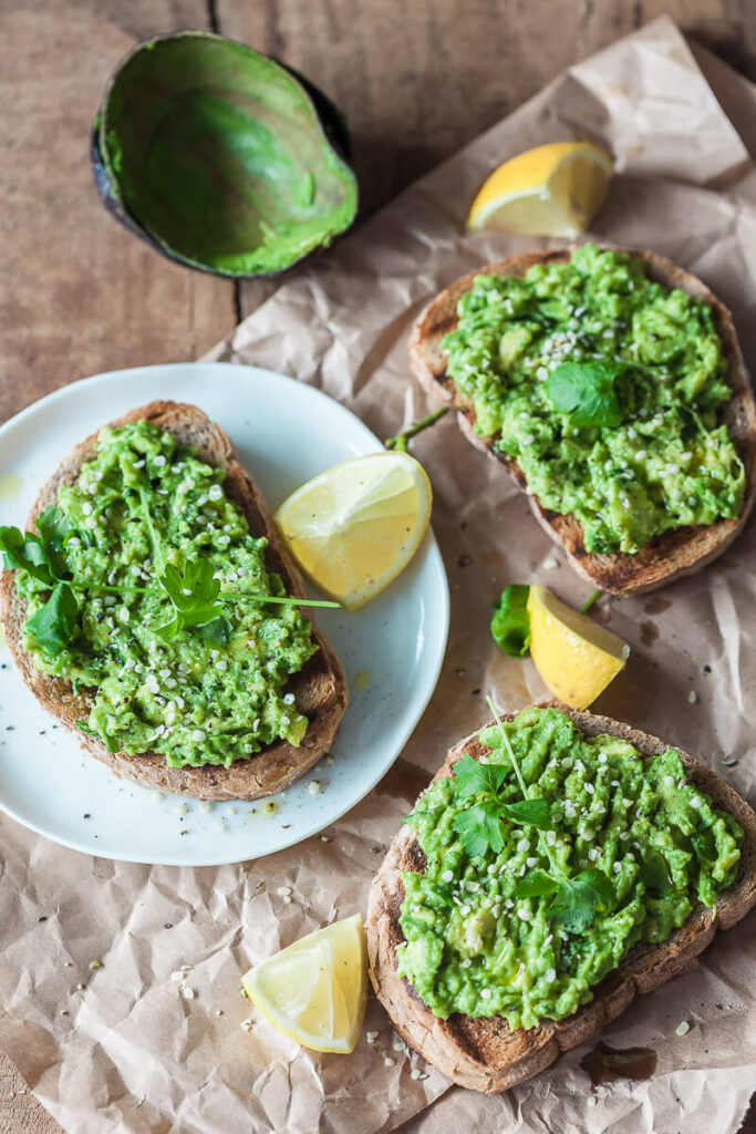 5-minute basic avocado toast {vegan}