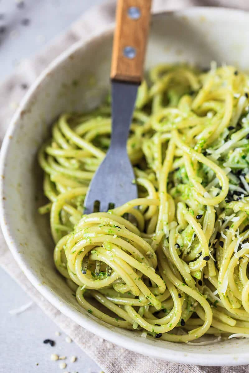 A real spring treat! This Wild Garlic Pesto Spaghetti is a quick vegan comfort meal, ready in just 15 minutes! | Vibrant Plate