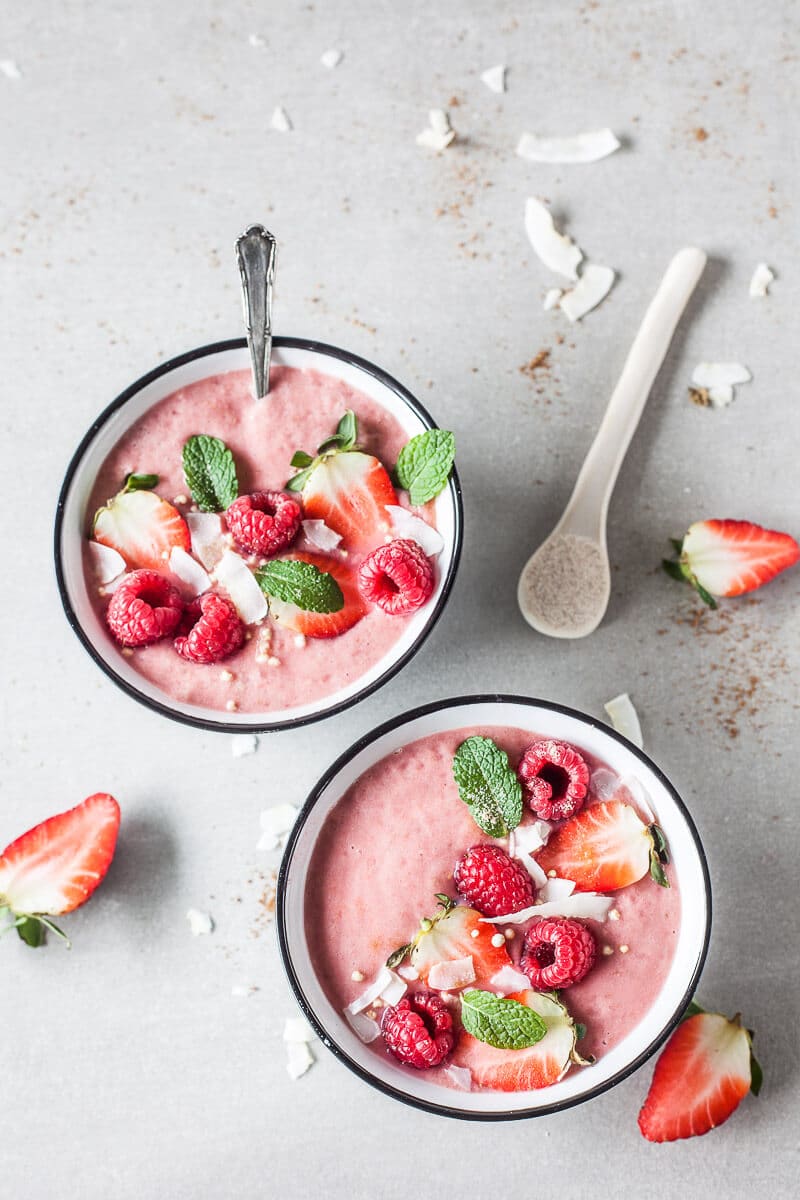 Banana Raspberry Smoothie Bowl