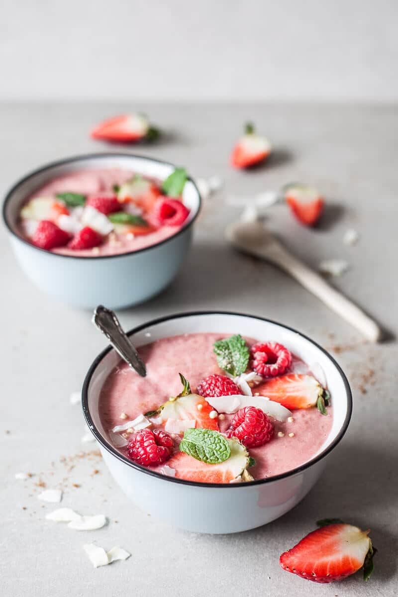 Banana Raspberry Smoothie Bowl