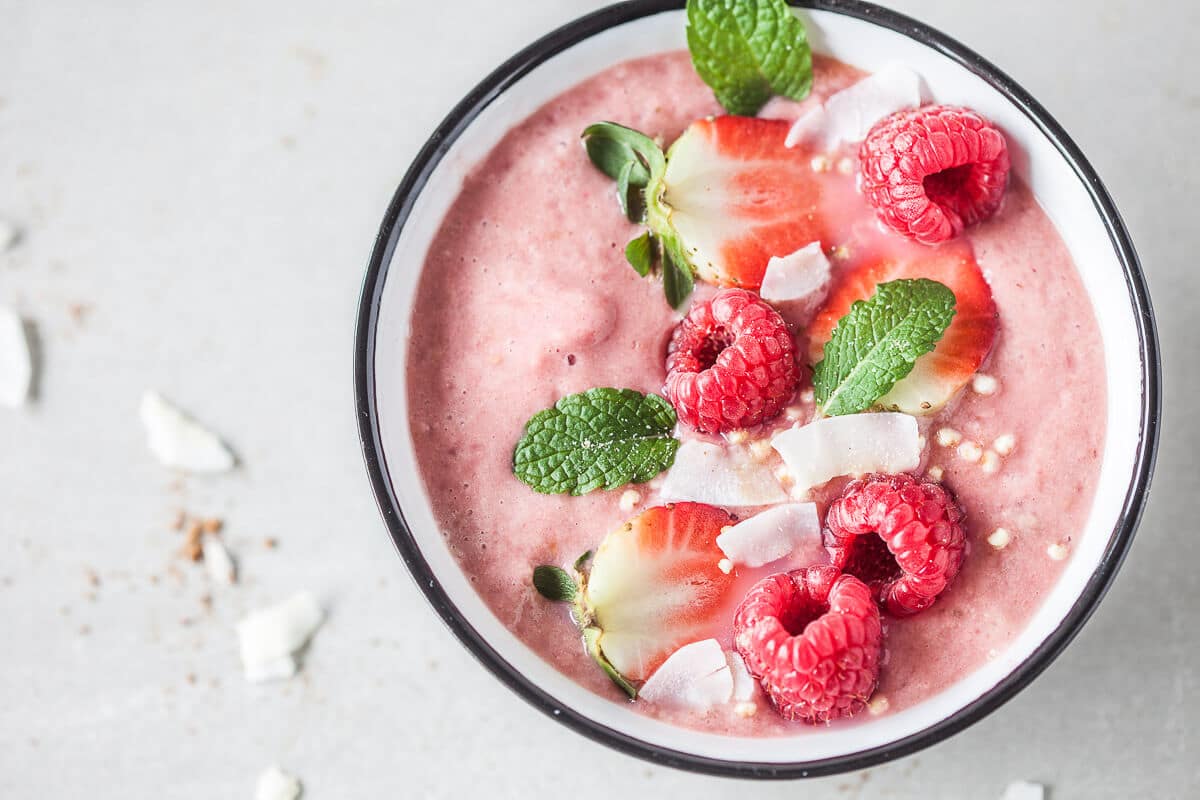 Banana Raspberry Smoothie Bowl