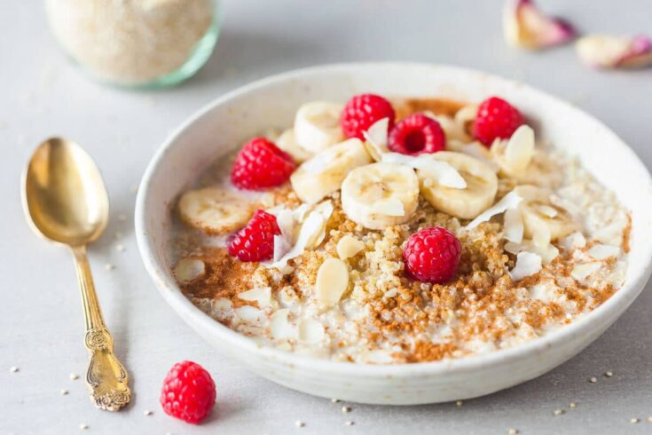 Vegan Quinoa Breakfast Bowl is an easy to make, healthy and filling breakfast, ready in just 15 minutes. Perfect for meal-prep! | Vibrant Plate
