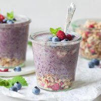 A simple and nutritious breakfast on the go! Blueberry Smoothie Chia Pudding combines two of our favorite breakfasts into one. | Vibrant Plate