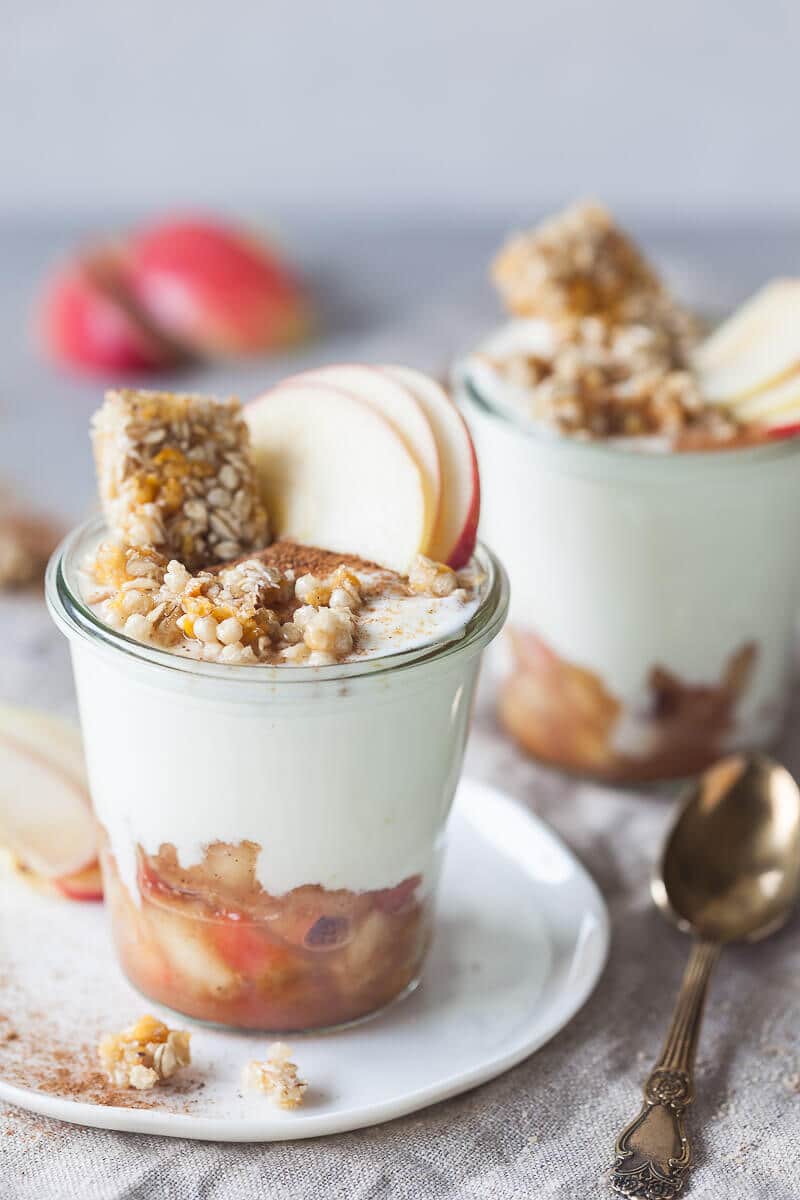 Apple Crisp Yogurt Parfait is a delicious and wholesome early fall breakfast, that is ready in just 15 minutes! | Vibrant Plate