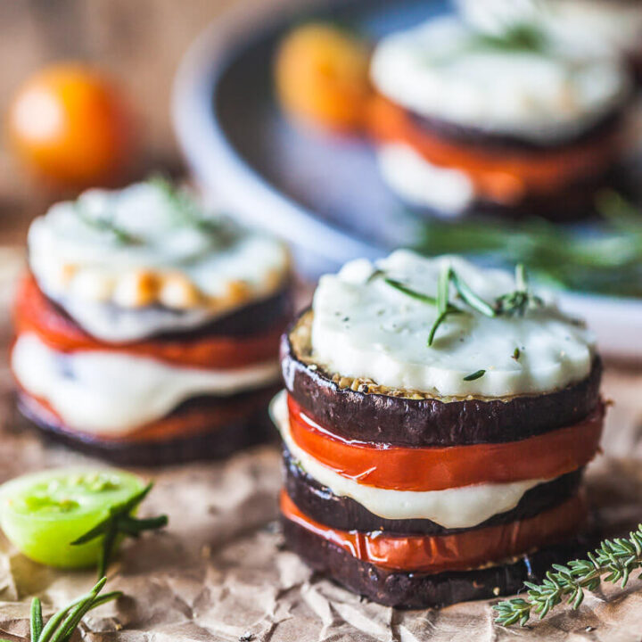 Eggplant Tomato Caprese Stacks is a lovely low-carb and gluten-free vegetarian dinner, perfect for summer night entertaining! | Vibrant Plate