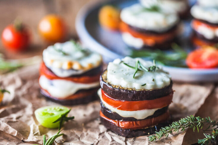 Eggplant Tomato Caprese Stacks is a lovely low-carb and gluten-free vegetarian dinner, perfect for summer night entertaining! | Vibrant Plate