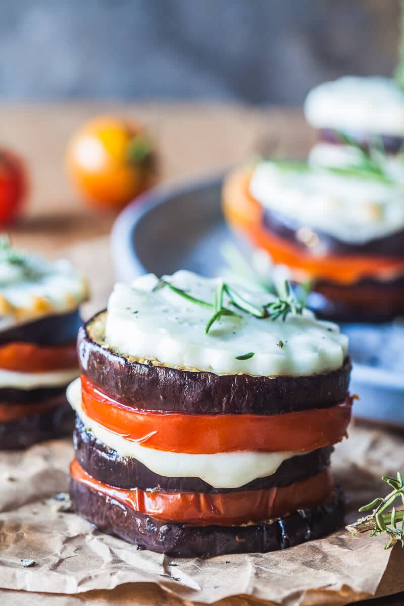 Eggplant Tomato Caprese Stacks is a lovely low-carb and gluten-free vegetarian dinner, perfect for summer night entertaining! | Vibrant Plate