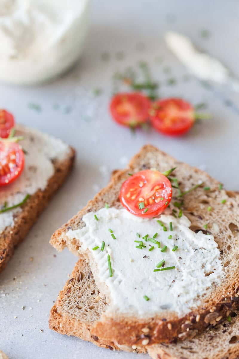 This Probiotic Vegan Cashew Spread makes making your own vegan cheese spread easy with cashews and probiotic capsules. | Vibrant Plate