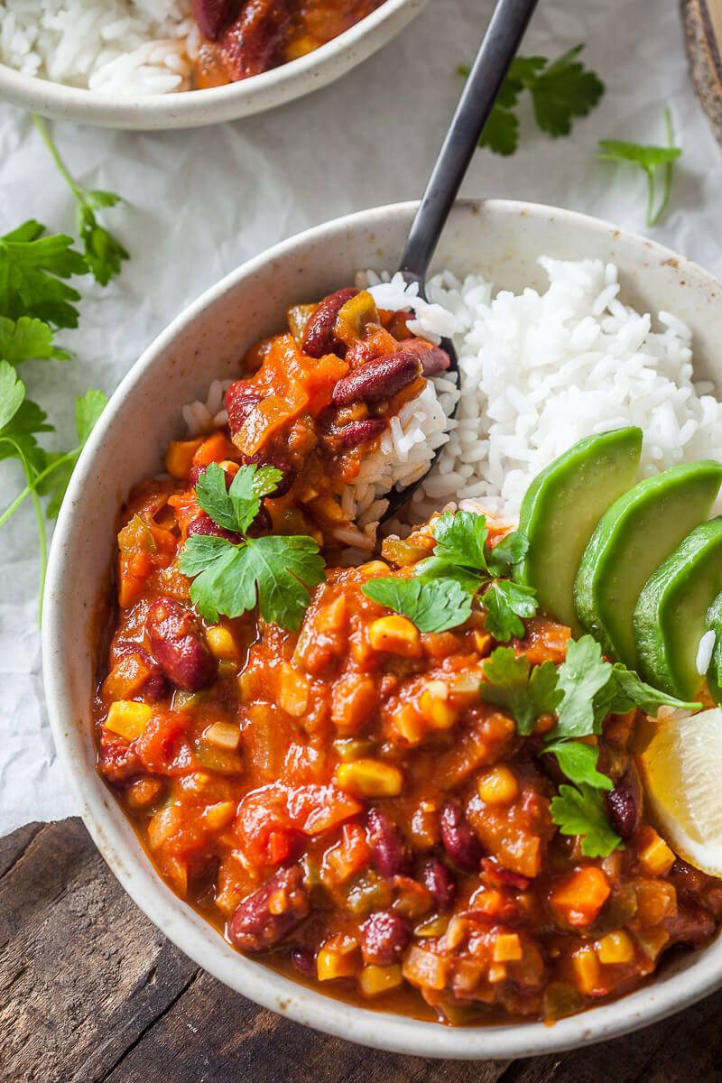 This Easy One-Pot Spicy Vegan Chili is packed with vegetables and ready in just 30 minutes. The perfect winter comfort food! | Vibrant Plate