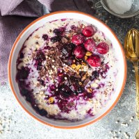 Vegan Sour Cherry Overnight Oats