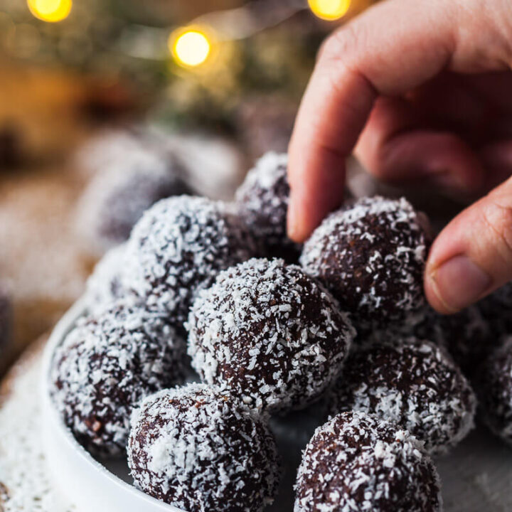 Speculaas Cookie Bliss Balls