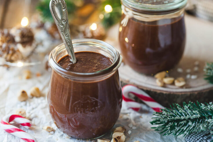 A delicious and healthy Vegan Chocolate Hazelnut Spread or Vegan Nutella, that contains only 3 ingredients! Vegan, Gluten-Free.