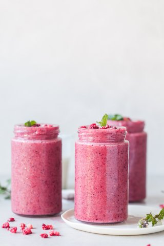 Vegan Probiotic Berry Smoothie in jars