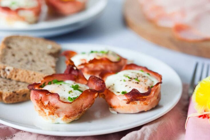 A great low-carb breakfast, these Baked Ham and Eggs Cups are ready in just 15 minutes!