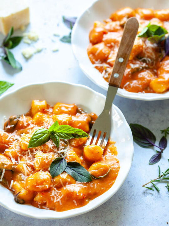 Gnocchi-in-tomato-sauce-04-
