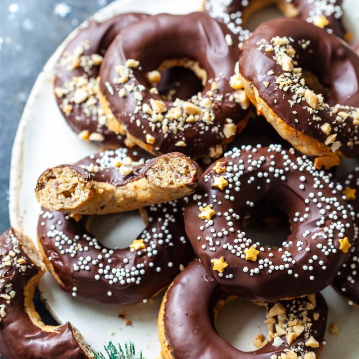 Baked Peanut Butter Banana Donuts