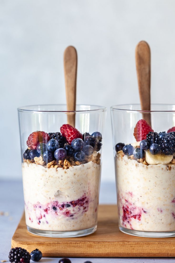 This Yogurt & Berry Vegan Overnight Oats is our breakfast of choice! Made with just 5 healthy ingredients, perfect for meal-prep.
