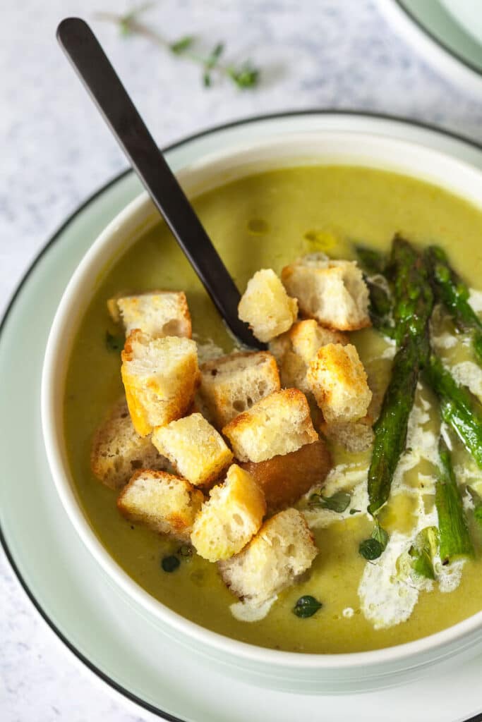 Healthy Creamy Asparagus Soup