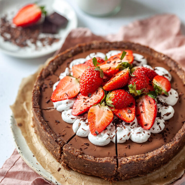 No-Bake Vegan Chocolate Pie