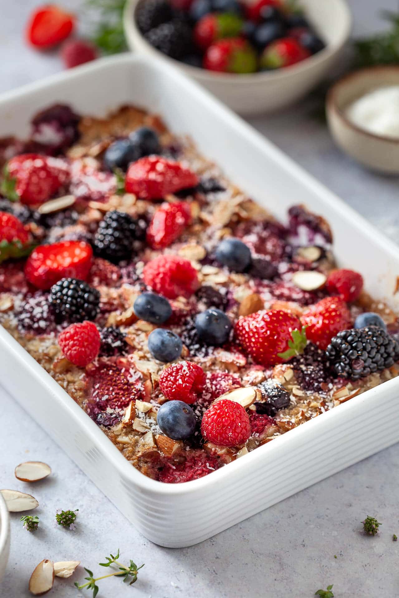 1-Bowl Mixed Berry Baked Oatmeal