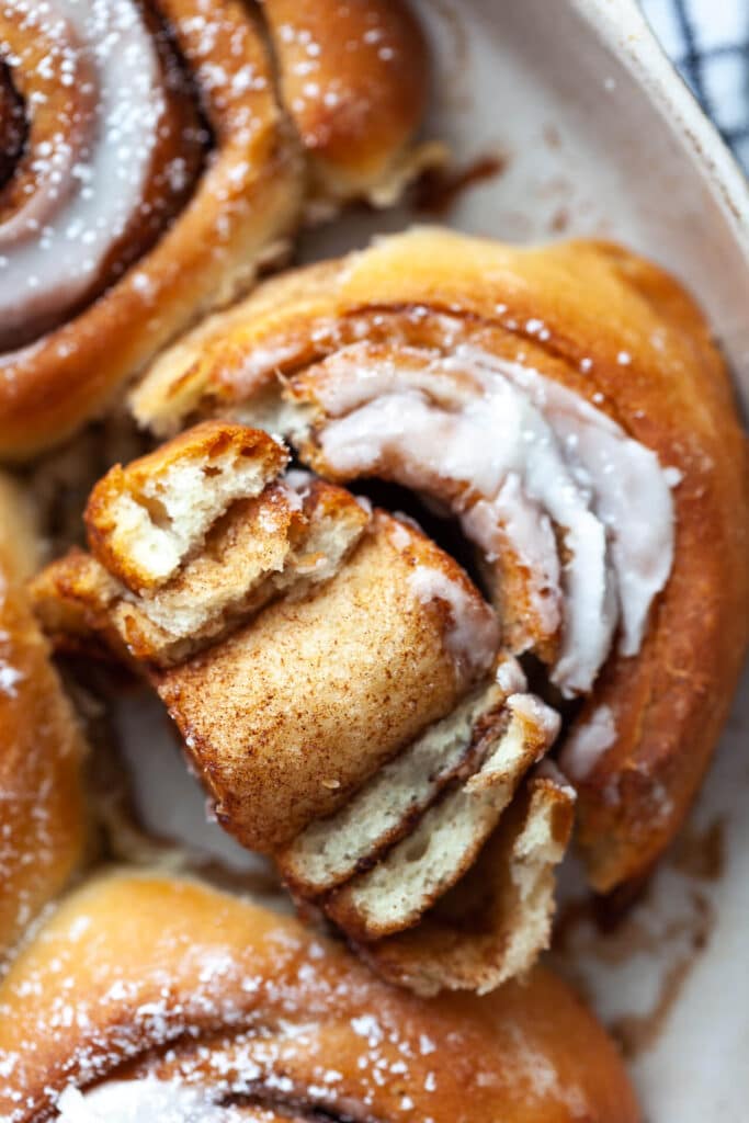 Easy Vegan Soft Cinnamon Rolls