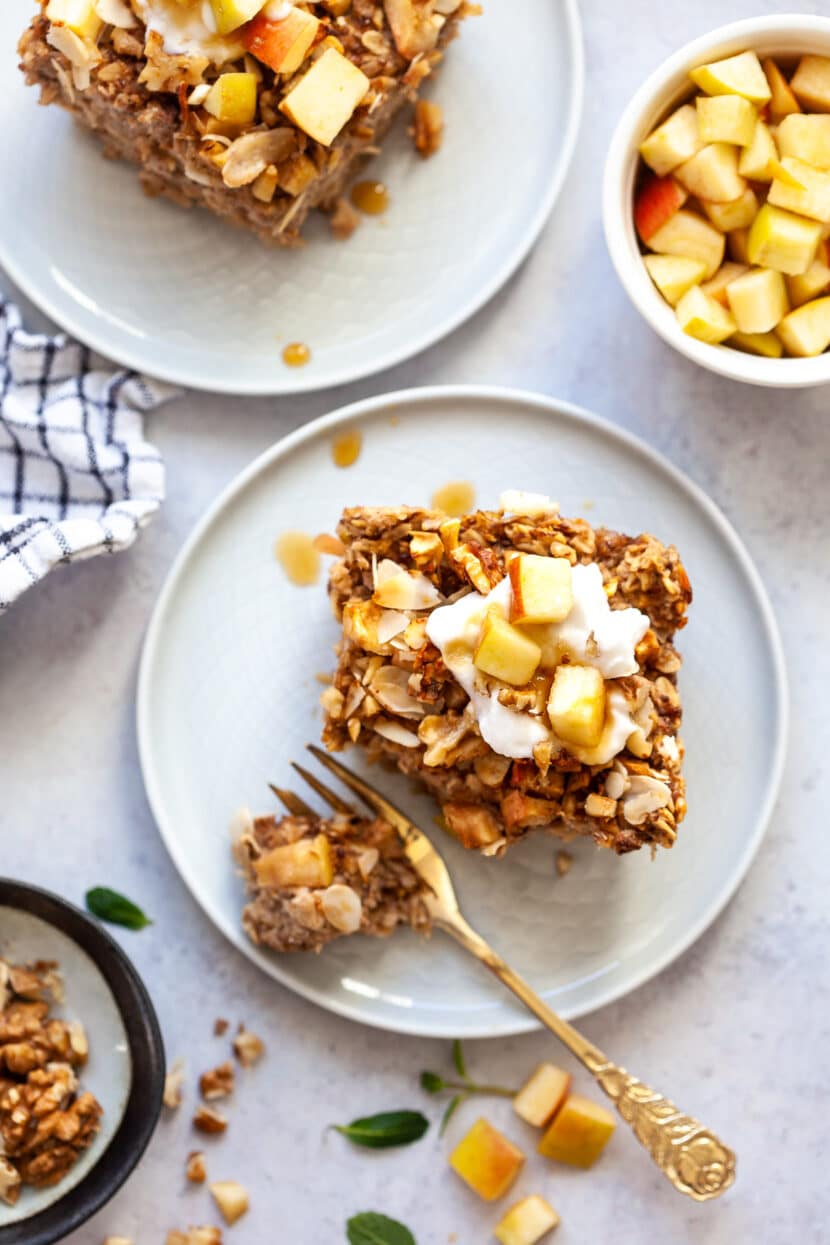 Vegan Baked Oatmeal with Apples