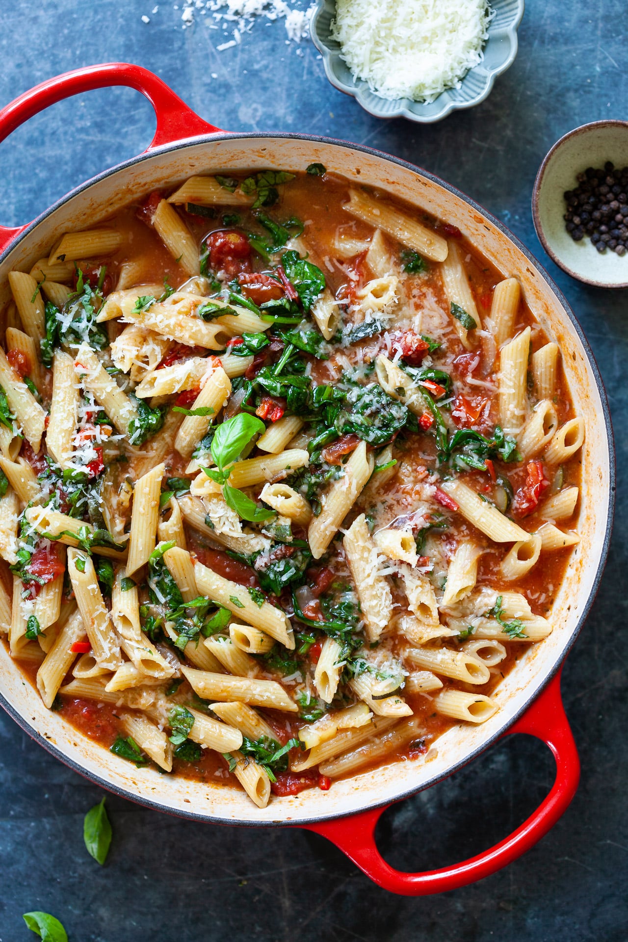 One-Pot Vegan Tomato Pasta