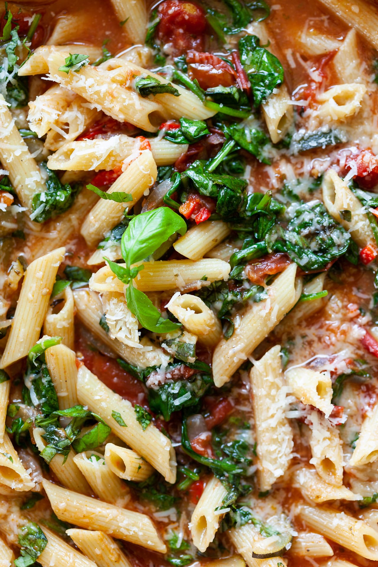 One-Pot Vegan Tomato Pasta