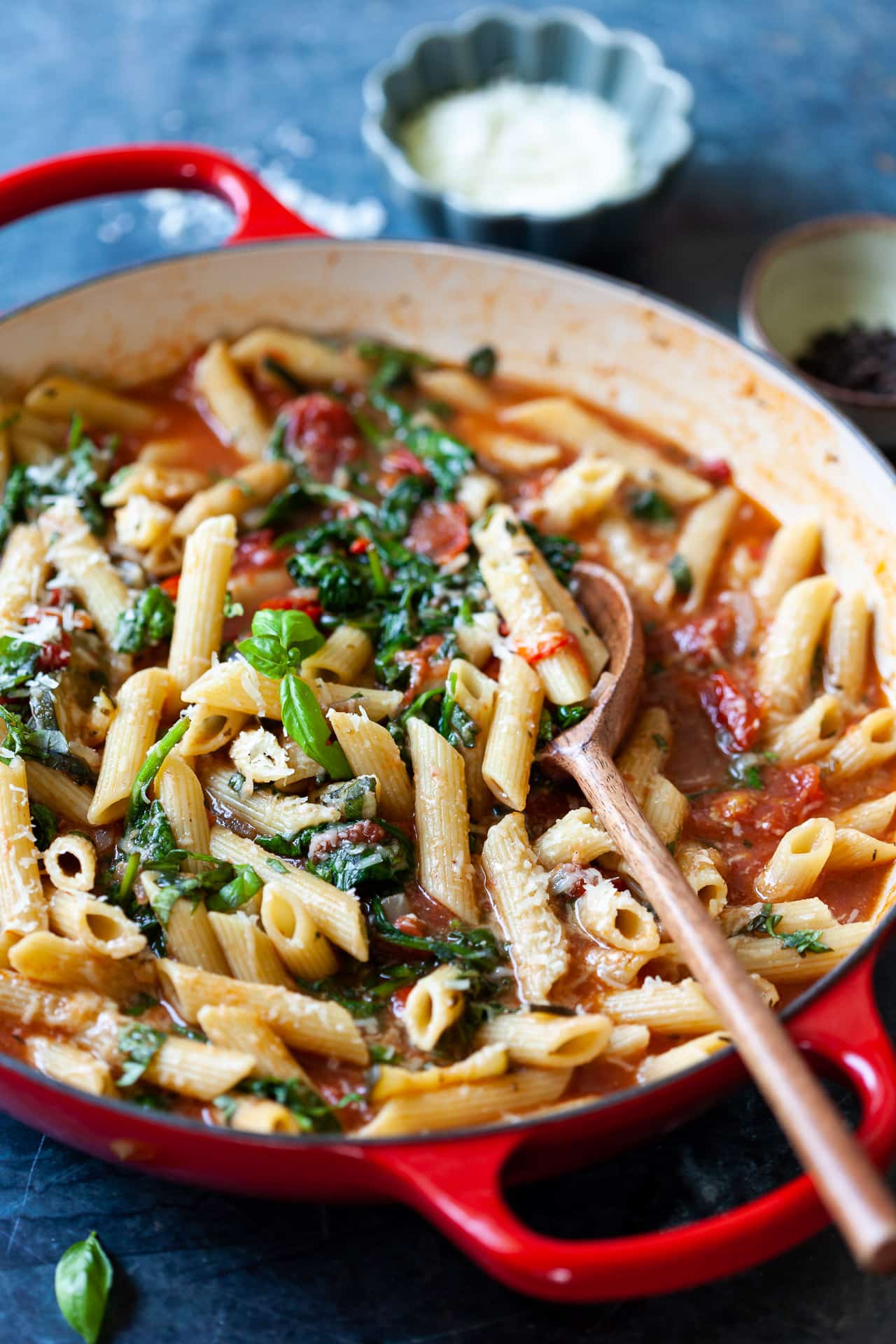 One-Pot Vegan Tomato Pasta